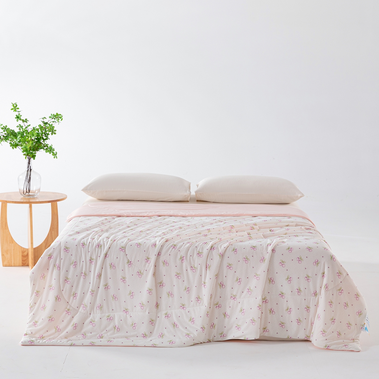 91家纺网 家纺一手货源 找家纺 卡初家居（原微来） 2026新款A类氨纶水洗冰丝凉感夏被 樱桃啵啵