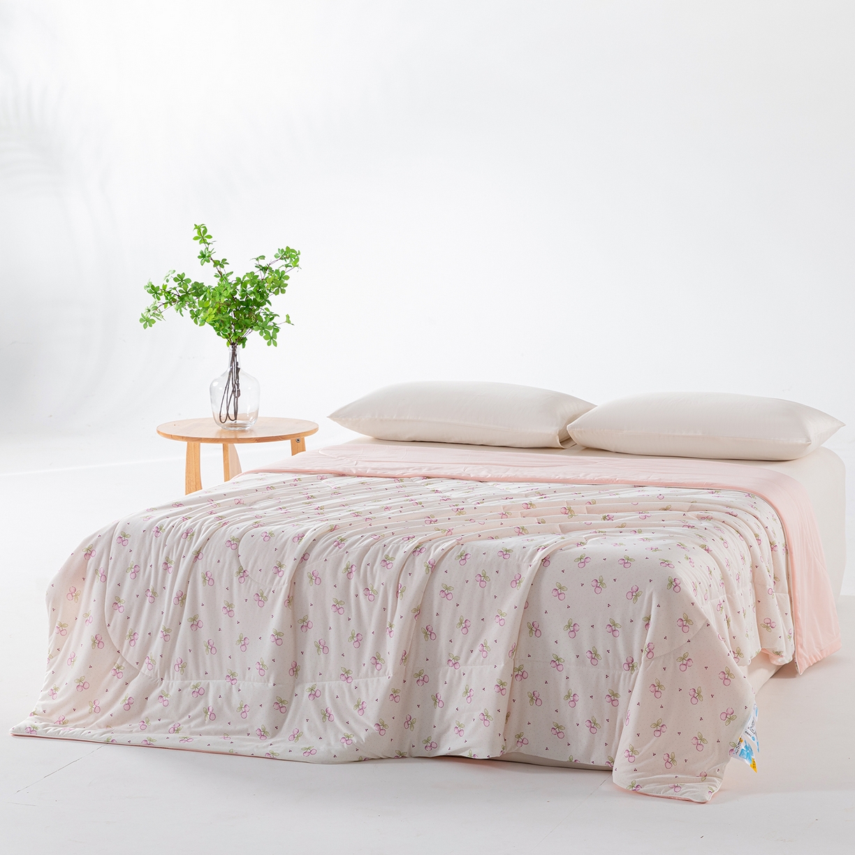 91家纺网 家纺一手货源 找家纺 卡初家居（原微来） 2026新款A类氨纶水洗冰丝凉感夏被 樱桃啵啵