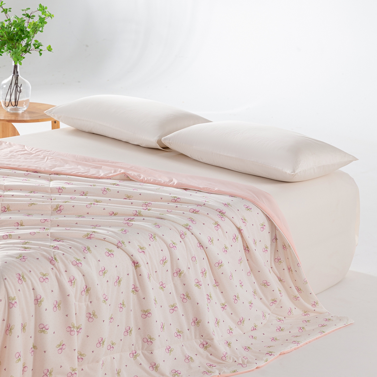 91家纺网 家纺一手货源 找家纺 卡初家居（原微来） 2026新款A类氨纶水洗冰丝凉感夏被 樱桃啵啵