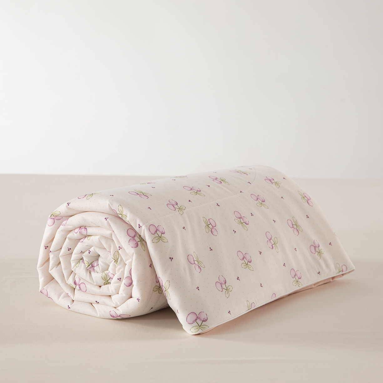 91家纺网 家纺一手货源 找家纺 卡初家居（原微来） 2026新款A类氨纶水洗冰丝凉感夏被 樱桃啵啵