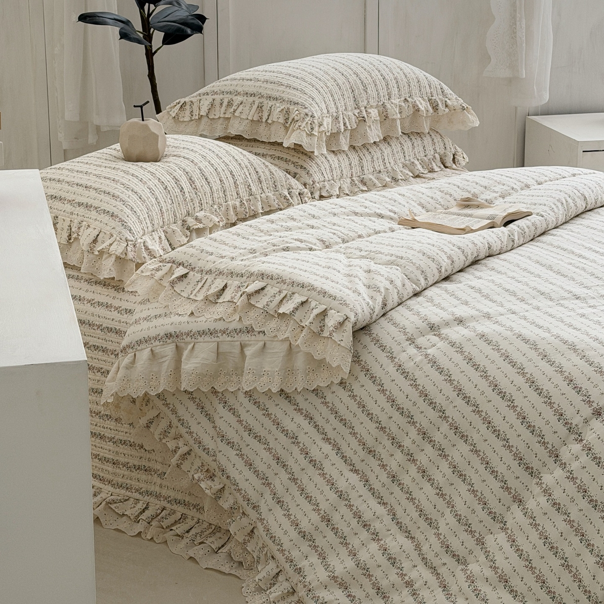 91家纺网 家纺一手货源 找家纺 佰织鑫家居 2026春夏新款全棉纯棉春秋被砂洗床盖款四件套安娜 安娜-花间颂