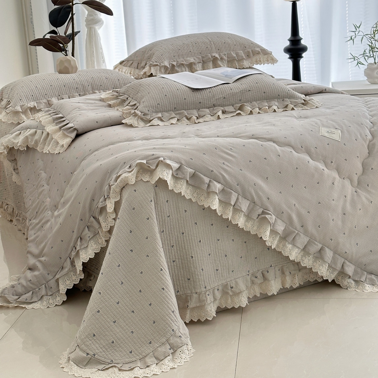 91家纺网 家纺一手货源 找家纺 佰织鑫家居 2026春夏新款全棉纯棉春秋被砂洗床盖款四件套安娜 安娜-心悸