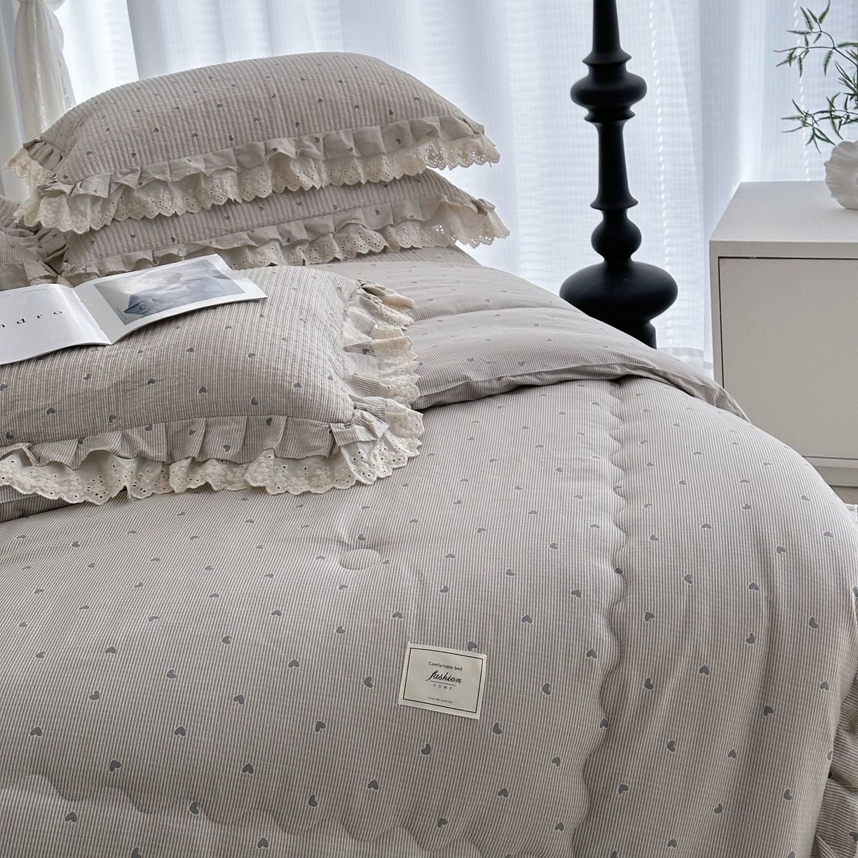 91家纺网 家纺一手货源 找家纺 佰织鑫家居 2026春夏新款全棉纯棉春秋被砂洗床盖款四件套安娜 安娜-心悸