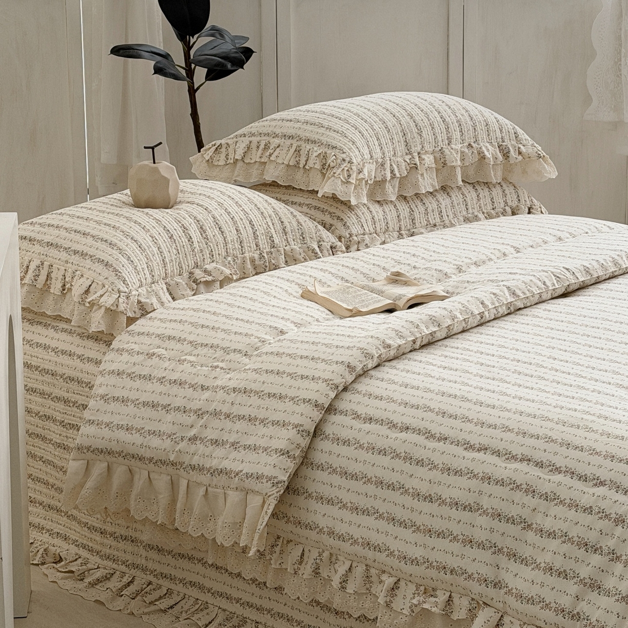 91家纺网 家纺一手货源 找家纺 佰织鑫家居 2026春夏新款全棉纯棉春秋被砂洗床盖款四件套安娜 安娜-花间颂