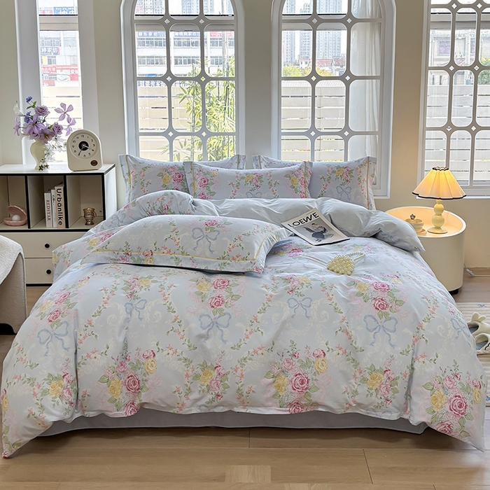 91家纺网 家纺一手货源 找家纺 宇彬家纺 2026新款13070A类全棉纯棉印花单被套被套单件-一字绣工艺款系列 一字绣 米蓝韵花影