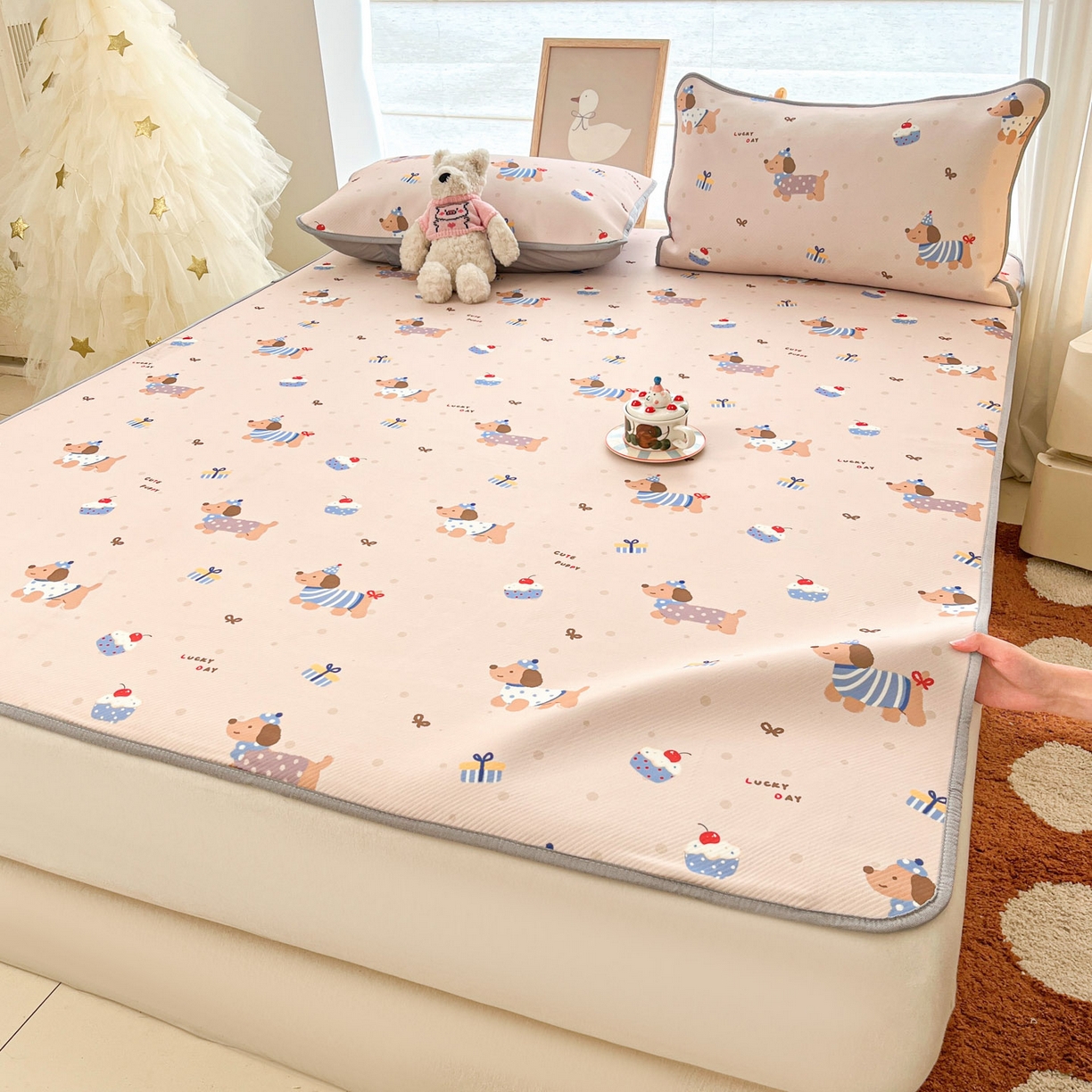 91家纺网 家纺一手货源 找家纺 川悦生活 2026新款小阪冰丝冰丝数码印花凉席大床 席可乐腊肠