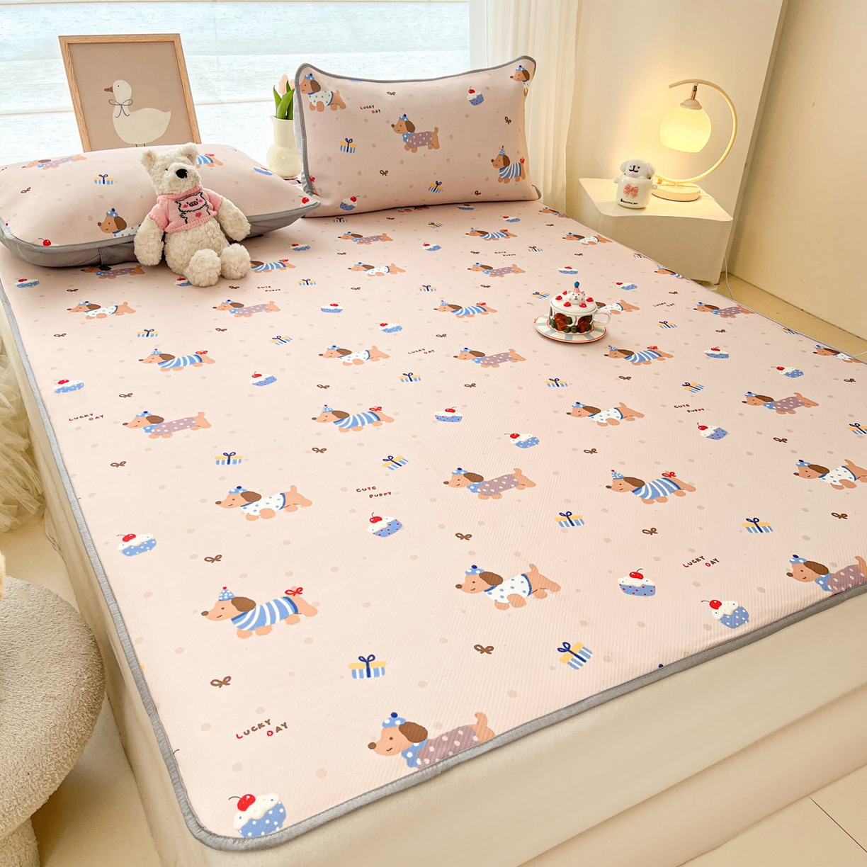 91家纺网 家纺一手货源 找家纺 川悦生活 2026新款小阪冰丝冰丝数码印花凉席大床 席可乐腊肠