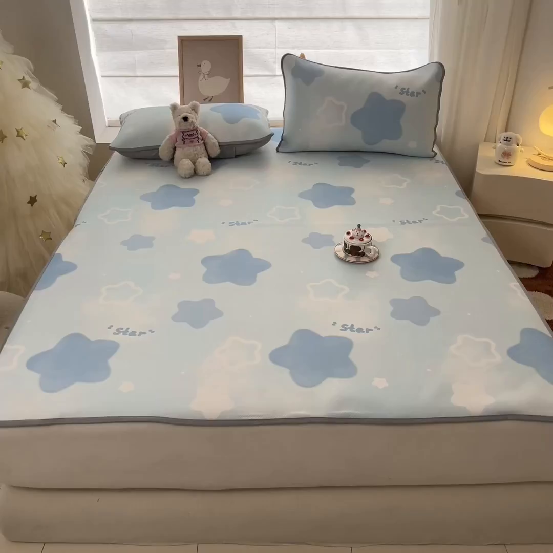 91家纺网 家纺一手货源 找家纺 川悦生活 2026新款小阪冰丝冰丝数码印花凉席大床 席快乐星晴