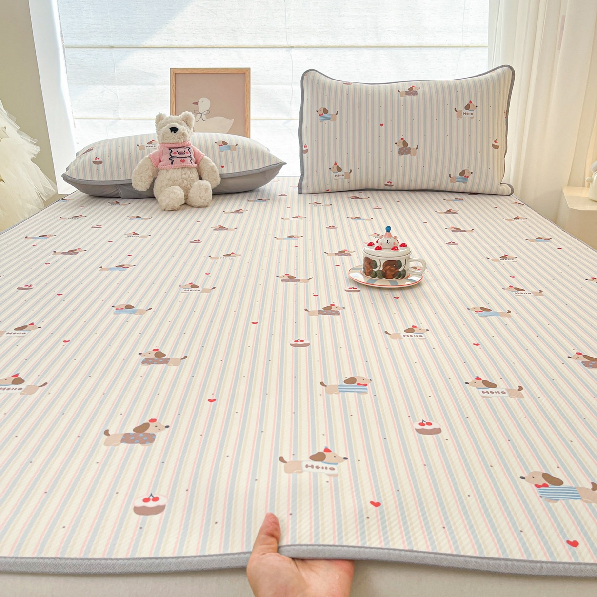 91家纺网 家纺一手货源 找家纺 川悦生活 2026新款小阪冰丝冰丝数码印花凉席大床 席腊肠甜心