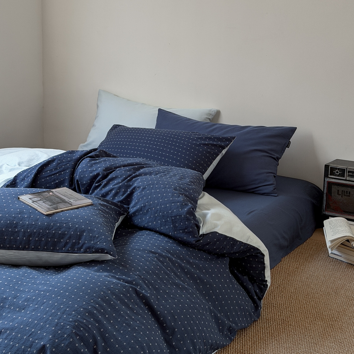 91家纺网 家纺一手货源 找家纺 蜜宿 2026新款全棉纯棉提花四件套蓝色轨迹 蓝色轨迹（枕套深蓝+樱兰）