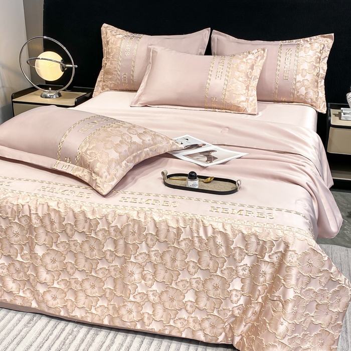 91家纺网 家纺一手货源 找家纺 子曰 2026新款浮雕水洗真丝夏被四件套 花开朵朵-粉