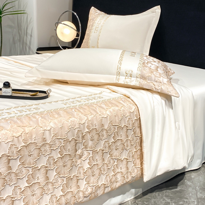 91家纺网 家纺一手货源 找家纺 子曰 2026新款浮雕水洗真丝夏被四件套 花开朵朵-米白