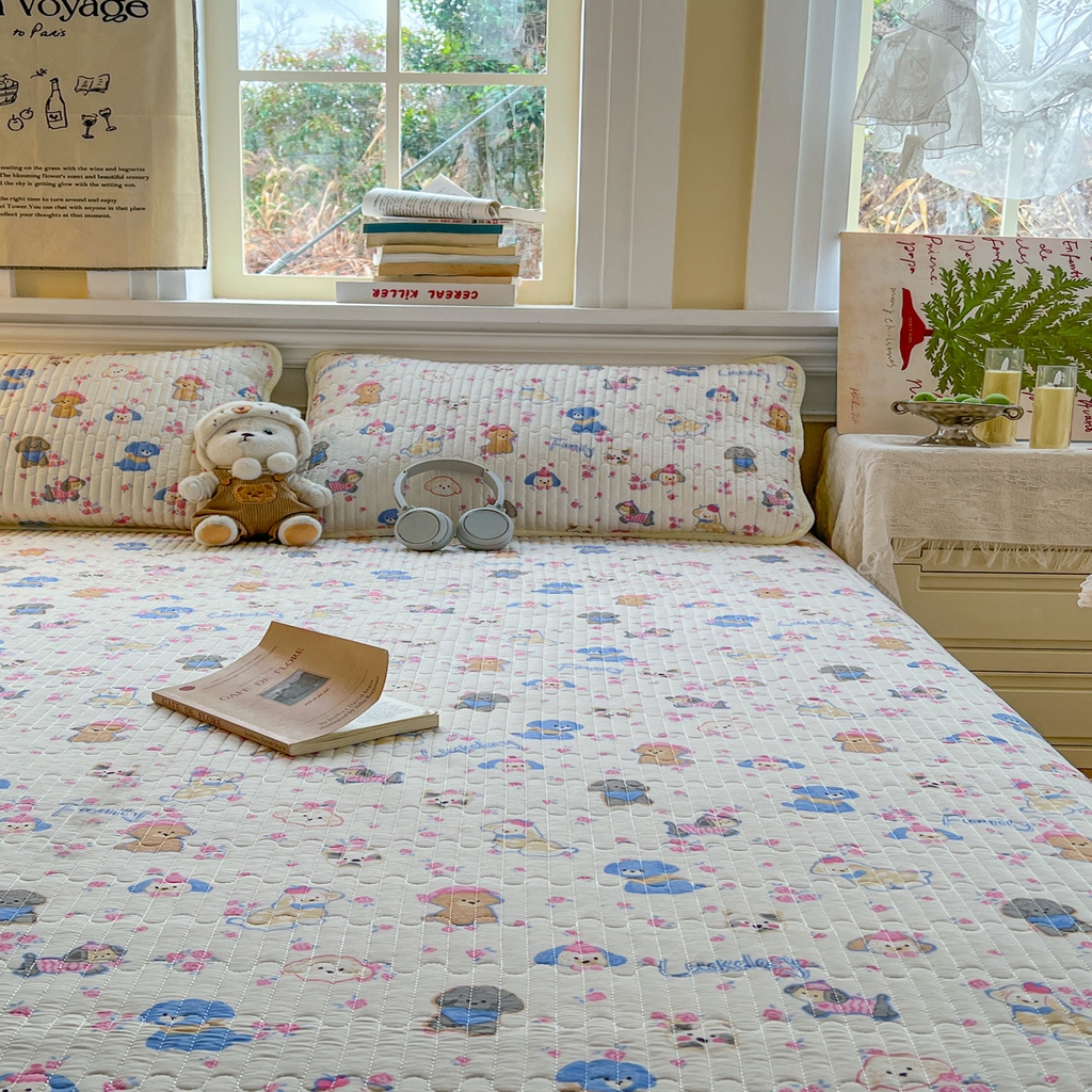 91家纺网 家纺一手货源 找家纺 梵克保罗 2026新款A类小清新四季可用学生宿舍床单  单件夹棉炕盖床盖炕毯三件套 萌宠乐园