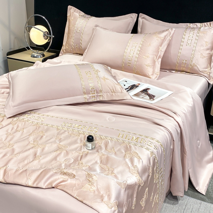 91家纺网 家纺一手货源 找家纺 子曰 2026新款浮雕水洗真丝夏被四件套 醉蝴蝶-粉