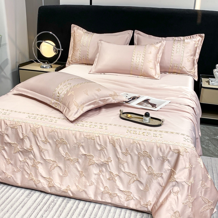 91家纺网 家纺一手货源 找家纺 子曰 2026新款浮雕水洗真丝夏被四件套 醉蝴蝶-粉
