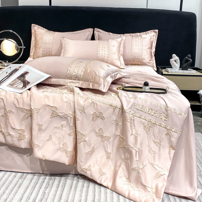 91家纺网 家纺一手货源 找家纺 子曰 2026新款浮雕水洗真丝夏被四件套 醉蝴蝶-粉