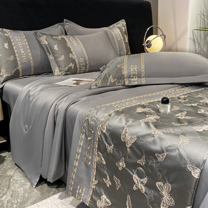 91家纺网 家纺一手货源 找家纺 子曰 2026新款浮雕水洗真丝夏被四件套 醉蝴蝶-灰