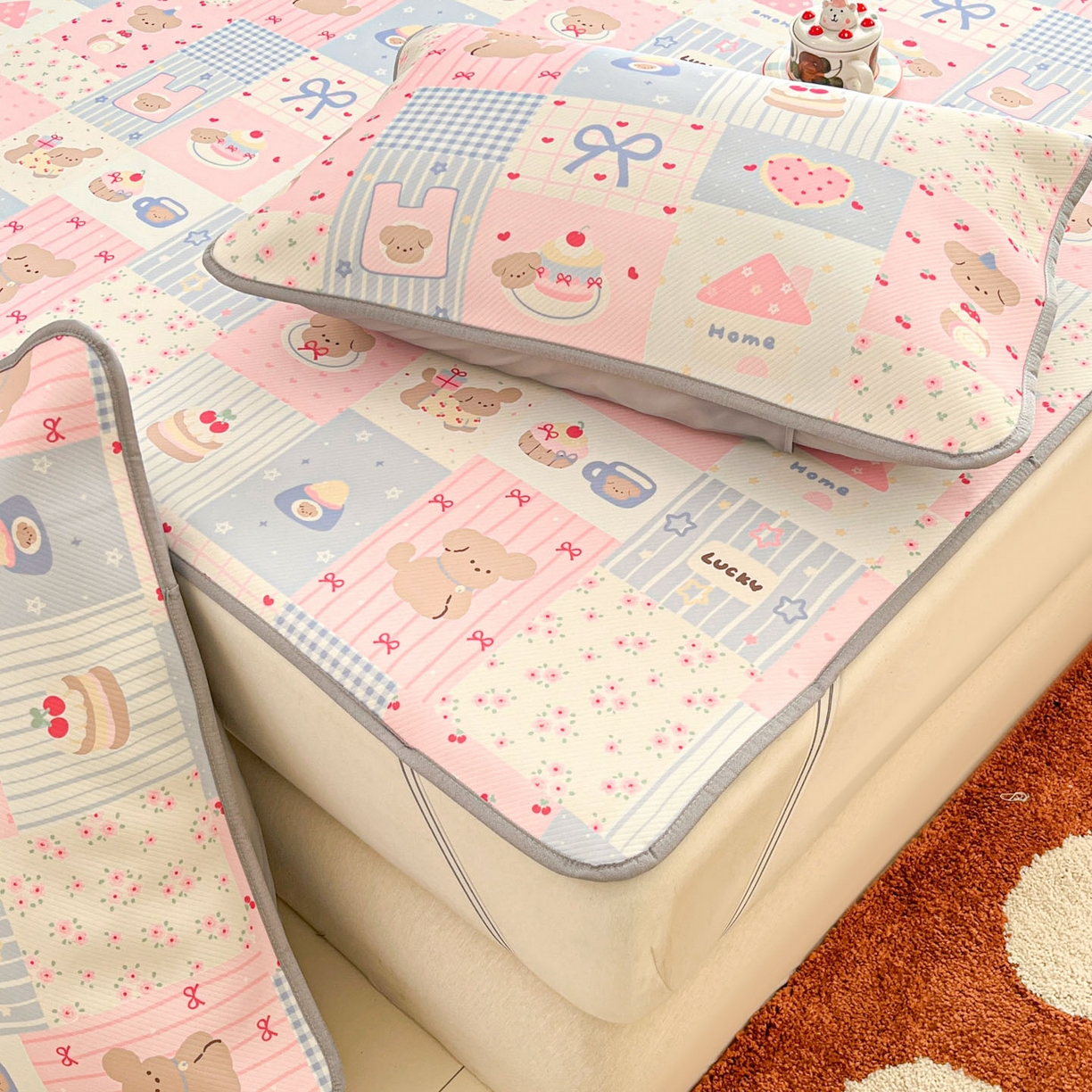 91家纺网 家纺一手货源 找家纺 川悦生活 2026新款小阪冰丝冰丝数码印花凉席大床 席甜蜜可乐