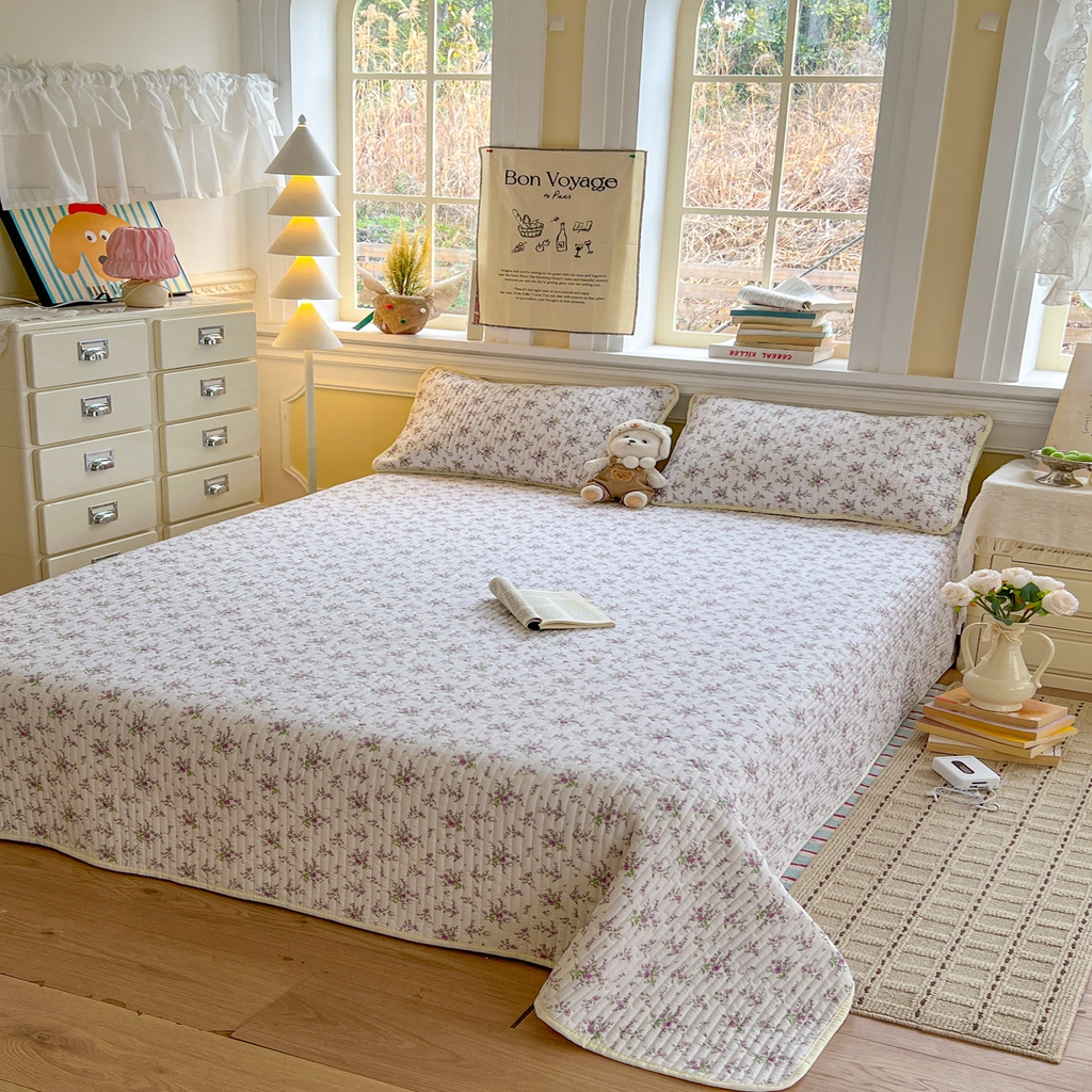 91家纺网 家纺一手货源 找家纺 梵克保罗 2026新款A类小清新四季可用学生宿舍床单  单件夹棉炕盖床盖炕毯三件套 汐春之语