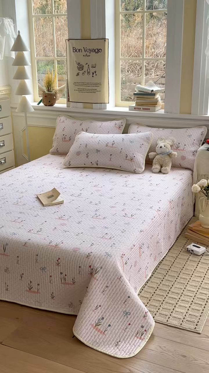 91家纺网 家纺一手货源 找家纺 梵克保罗 2026新款A类小清新四季可用学生宿舍床单  单件夹棉炕盖床盖炕毯三件套 幸运乐园