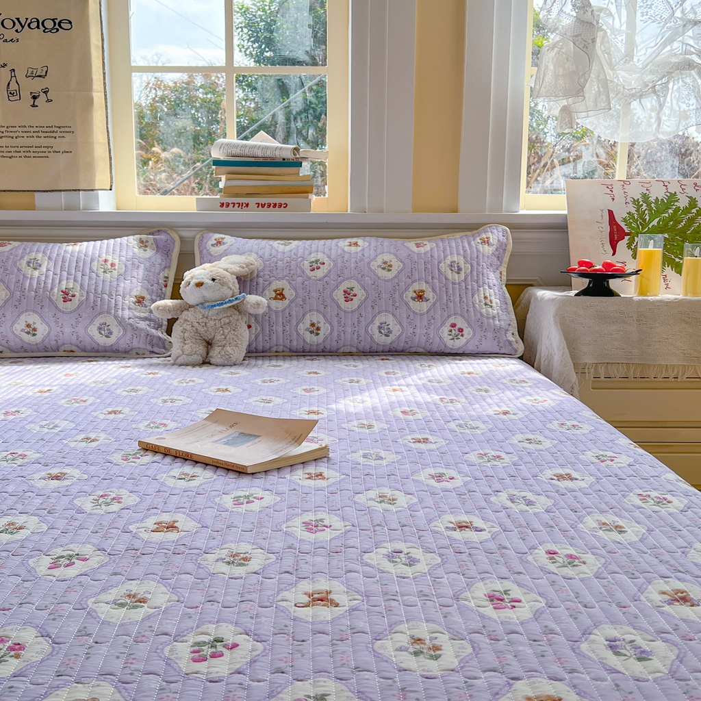91家纺网 家纺一手货源 找家纺 梵克保罗 2026新款A类小清新四季可用学生宿舍床单  单件夹棉炕盖床盖炕毯三件套 紫韵花开