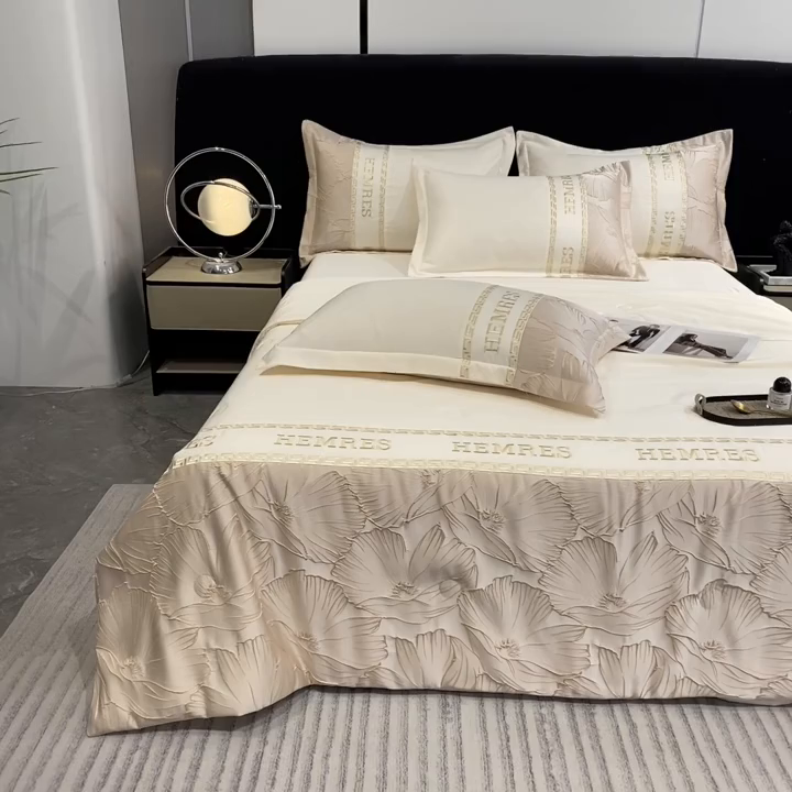 91家纺网 家纺一手货源 找家纺 （总）子曰 2026新款浮雕水洗真丝夏被四件套