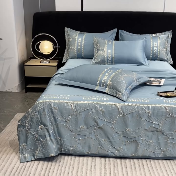 91家纺网 家纺一手货源 找家纺 子曰 2026新款浮雕水洗真丝夏被四件套 花语-蓝