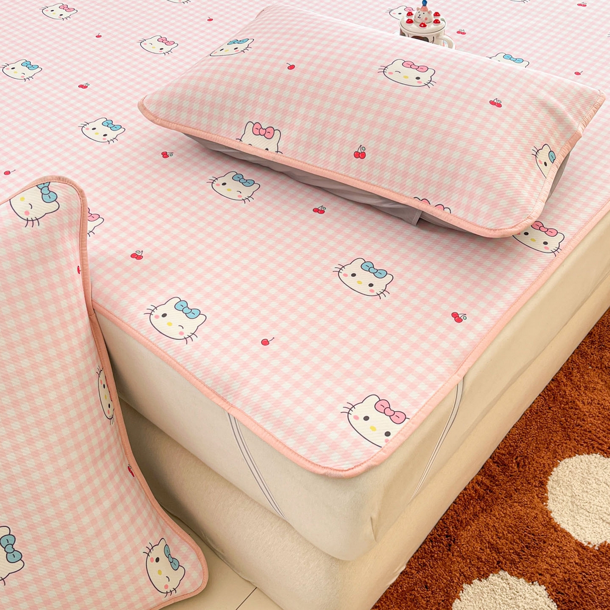 91家纺网 家纺一手货源 找家纺 川悦生活 2026新款小阪冰丝冰丝数码印花凉席大床 席樱桃小奶喵