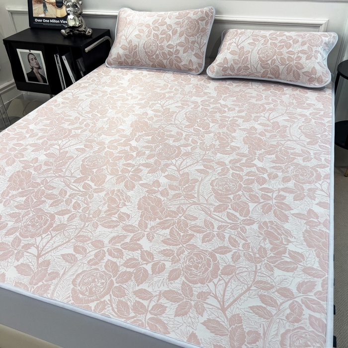 91家纺网 家纺一手货源 找家纺 倾慕 2026新款提花凉感凉席床笠款三件套系列 情意浓粉床笠款