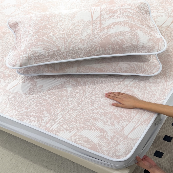 91家纺网 家纺一手货源 找家纺 倾慕 2026新款提花凉感凉席床笠款三件套系列 森林奇境粉床笠款