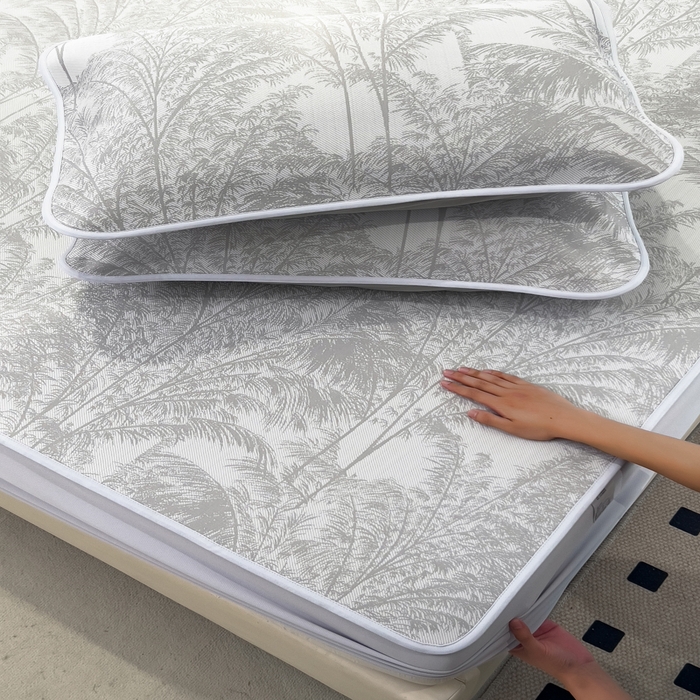 91家纺网 家纺一手货源 找家纺 倾慕 2026新款提花凉感凉席床笠款三件套系列 森林奇境灰床笠款