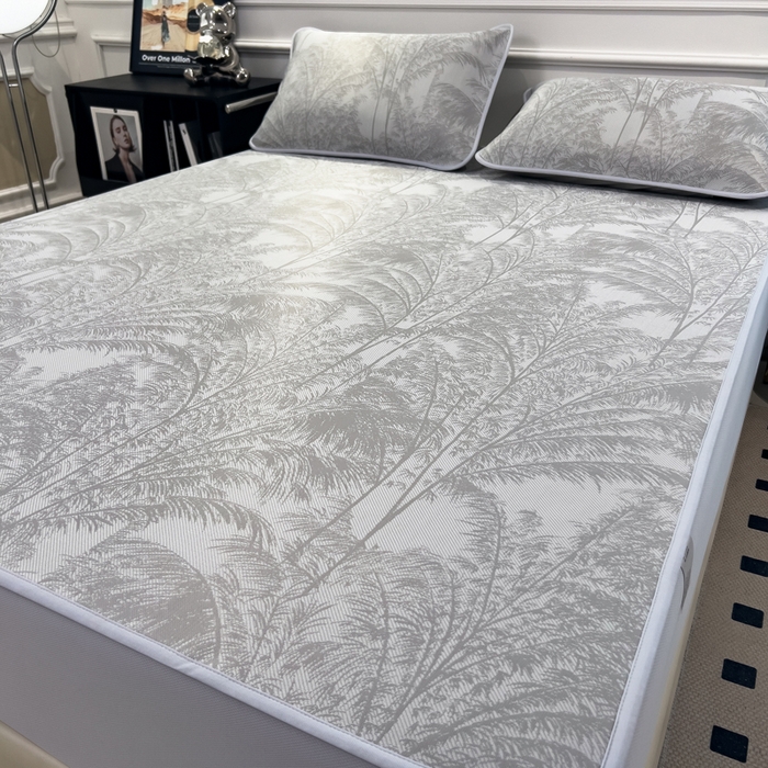 91家纺网 家纺一手货源 找家纺 倾慕 2026新款提花凉感凉席床笠款三件套系列 森林奇境灰床笠款