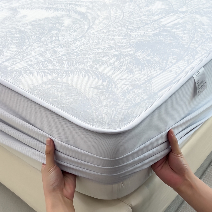 91家纺网 家纺一手货源 找家纺 倾慕 2026新款提花凉感凉席床笠款三件套系列 森林奇境蓝床笠款