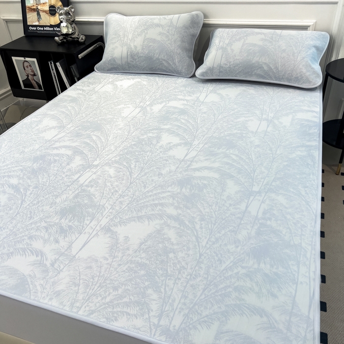 91家纺网 家纺一手货源 找家纺 倾慕 2026新款提花凉感凉席床笠款三件套系列 森林奇境蓝床笠款