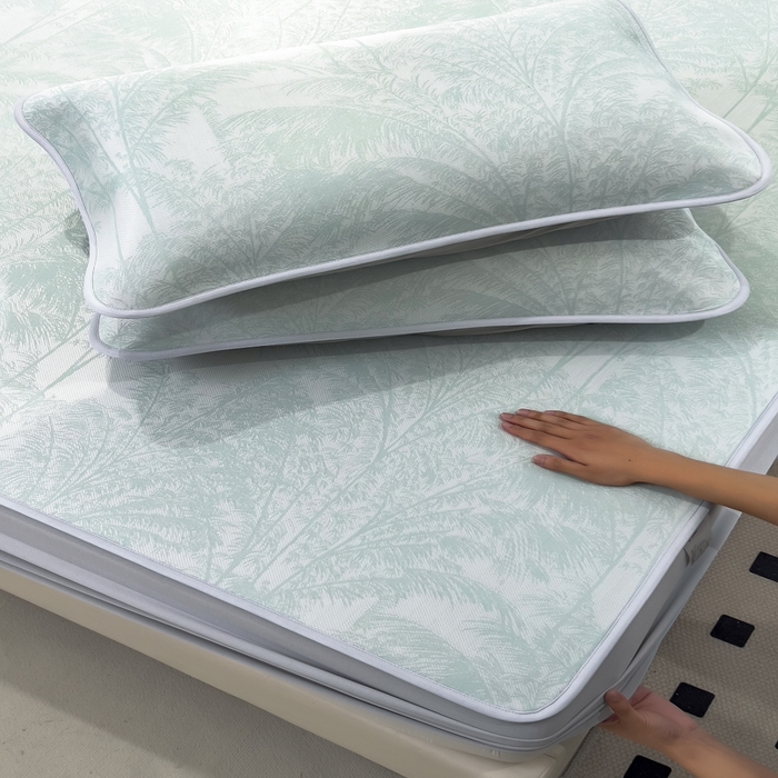 91家纺网 家纺一手货源 找家纺 倾慕 2026新款提花凉感凉席床笠款三件套系列 森林奇境绿床笠款