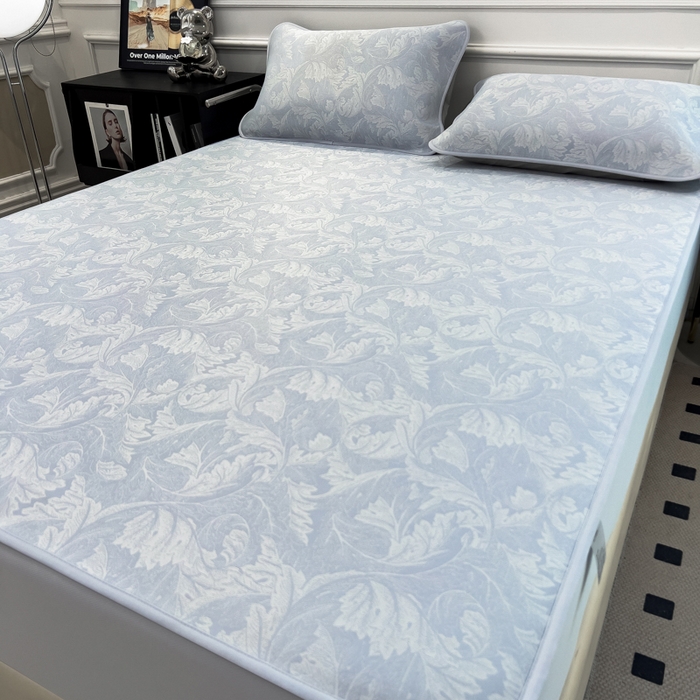 91家纺网 家纺一手货源 找家纺 倾慕 2026新款提花凉感凉席床笠款三件套系列 叶之恋蓝床笠款