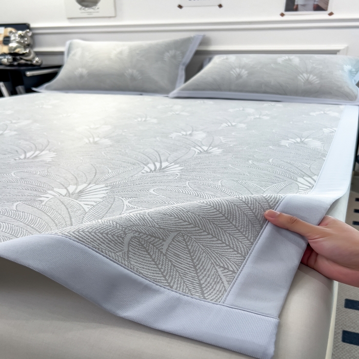 91家纺网 家纺一手货源 找家纺 倾慕 2026新款提花凉感凉席床席款三件套系列 清风雅韵灰床席款