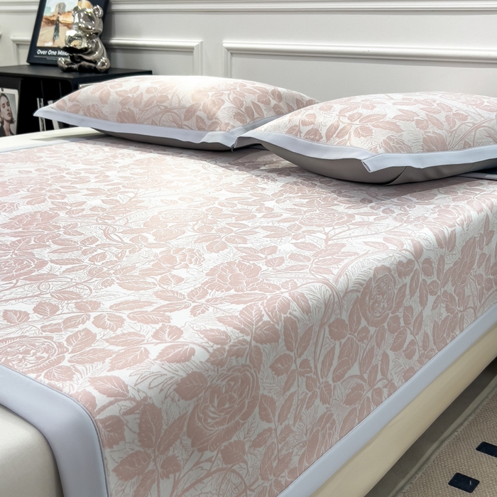 91家纺网 家纺一手货源 找家纺 倾慕 2026新款提花凉感凉席床席款三件套系列 情意浓粉床席款