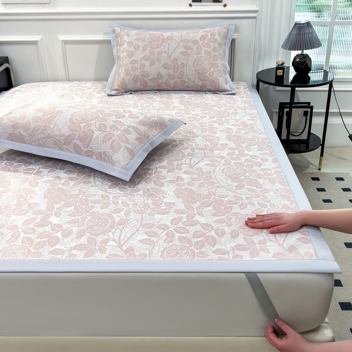 91家纺网 家纺一手货源 找家纺 倾慕 2026新款提花凉感凉席床席款三件套系列 情意浓粉床席款