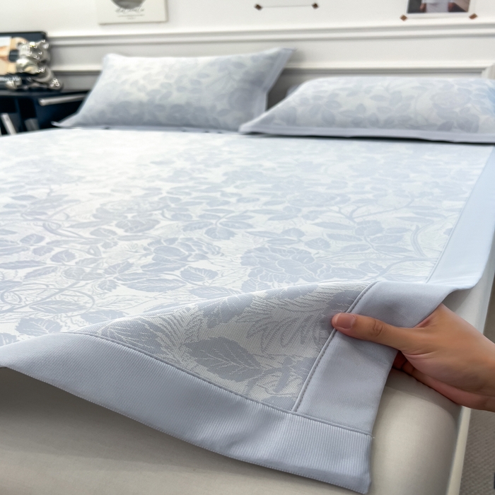 91家纺网 家纺一手货源 找家纺 倾慕 2026新款提花凉感凉席床席款三件套系列 情意浓蓝床席款