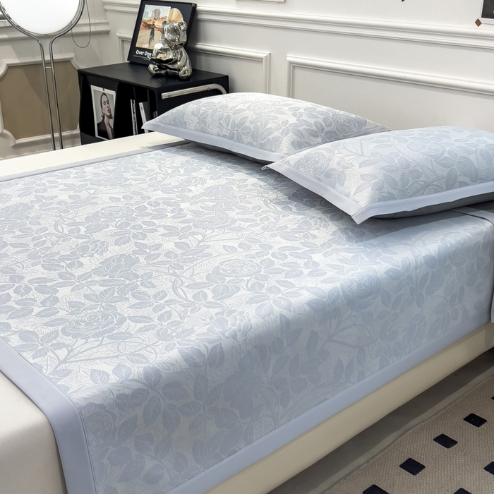 91家纺网 家纺一手货源 找家纺 倾慕 2026新款提花凉感凉席床席款三件套系列 情意浓蓝床席款