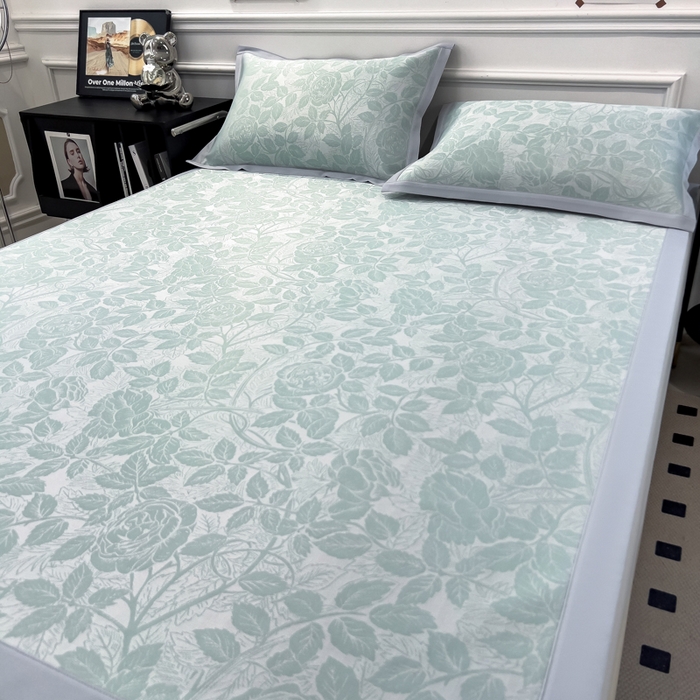 91家纺网 家纺一手货源 找家纺 倾慕 2026新款提花凉感凉席床席款三件套系列 情意浓绿床席款