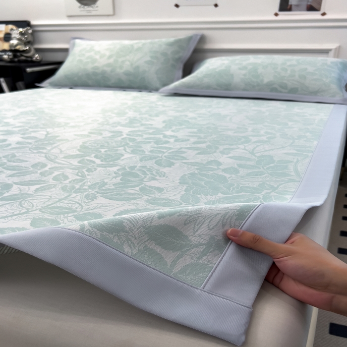 91家纺网 家纺一手货源 找家纺 倾慕 2026新款提花凉感凉席床席款三件套系列 情意浓绿床席款