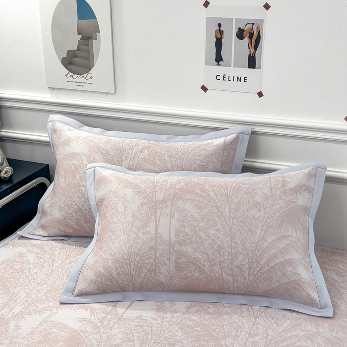 91家纺网 家纺一手货源 找家纺 倾慕 2026新款提花凉感凉席床席款三件套系列 森林奇境粉床席款