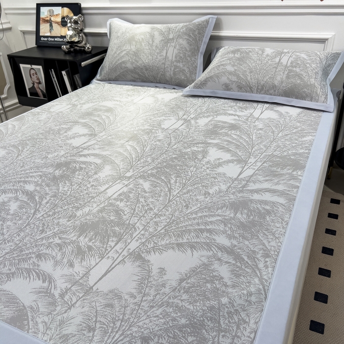 91家纺网 家纺一手货源 找家纺 倾慕 2026新款提花凉感凉席床席款三件套系列 森林奇境灰床席款