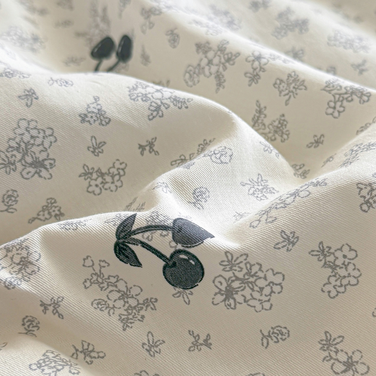 91家纺网 家纺一手货源 找家纺 万盛家纺 2026新款全棉锦氨凉感夏被夏凉被空调被 墨兰樱桃