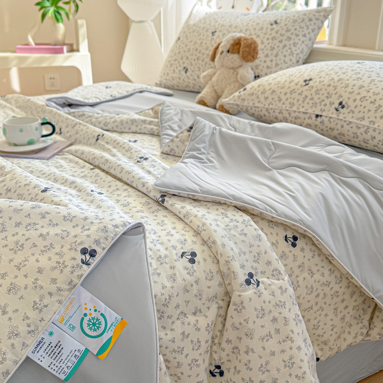 91家纺网 家纺一手货源 找家纺 万盛家纺 2026新款全棉锦氨凉感夏被夏凉被空调被 墨兰樱桃