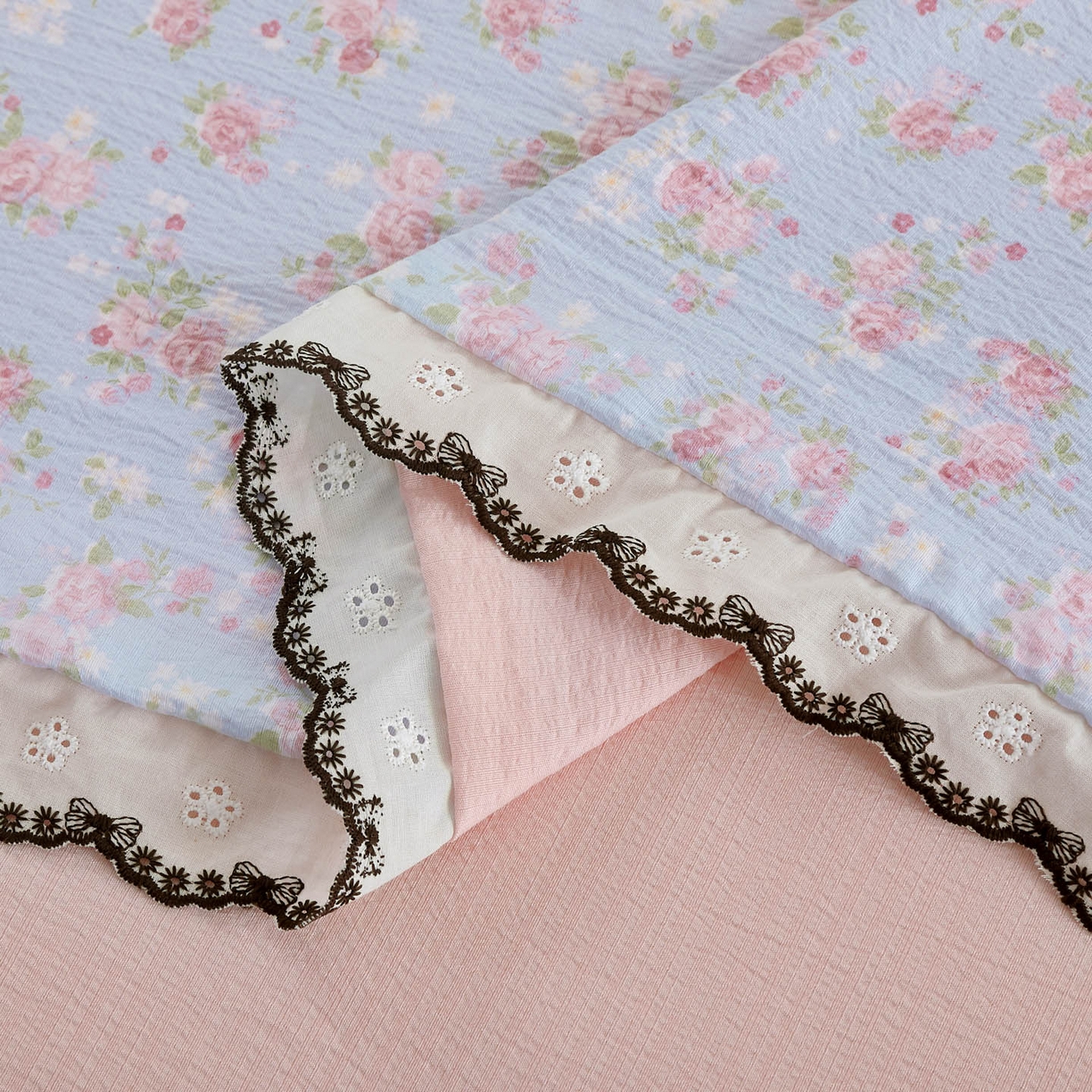 91家纺网 家纺一手货源 找家纺 三悦四季 2026春夏新款小清新云感皱皱纱四件套 梨花小院