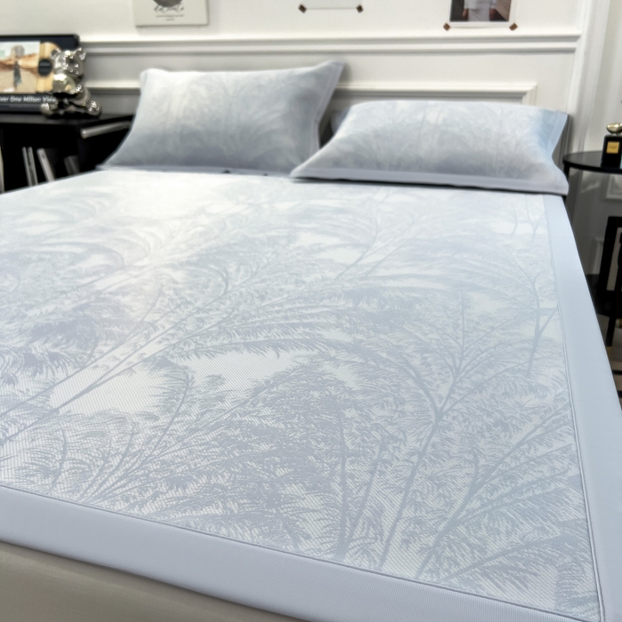 91家纺网 家纺一手货源 找家纺 倾慕 2026新款提花凉感凉席床席款三件套系列 森林奇境蓝床席款