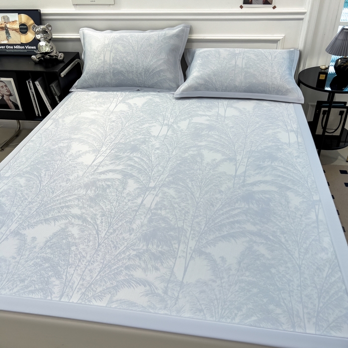 91家纺网 家纺一手货源 找家纺 倾慕 2026新款提花凉感凉席床席款三件套系列 森林奇境蓝床席款